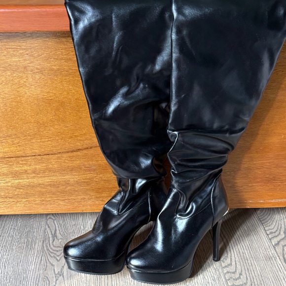 Shoes - Women's Black Platform Knee-High Boots - Sleek High Heel Design